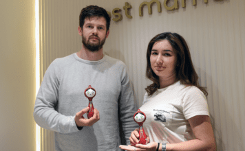 Madina Bebek 8 dilde masal ve şiir okuyor