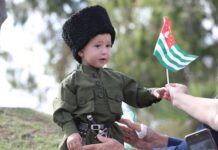 Yok olmayı reddeden küçük ulus